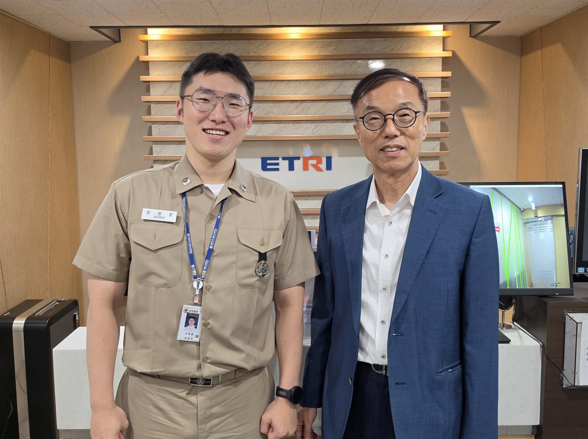 Meeting with Prof. Saewoong Bahk at ETRI